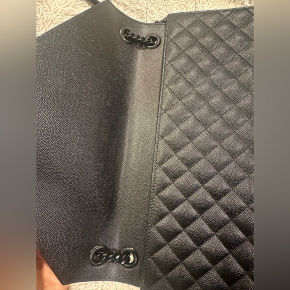 Saint Laurent Large Envelope Calfskin Leather shoulder Bag - Picture 8 of 12